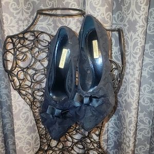 Dolce & Gabbana Black Lace w/bow heels size 39/9  Made in Italy